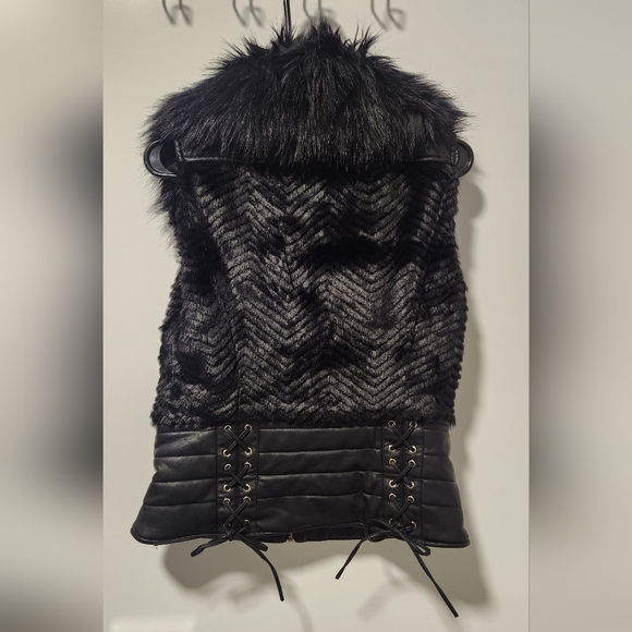 Cozy Faux Fur and Vegan Leather Vest with Lace Up Detail - Picture 2 of 5